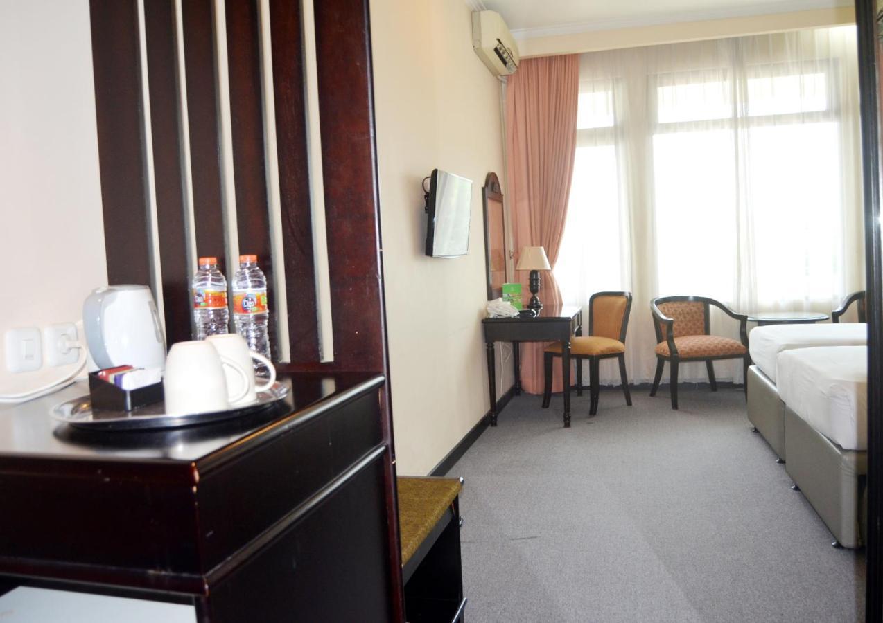 Yasmin Hotel Puncak Exterior photo