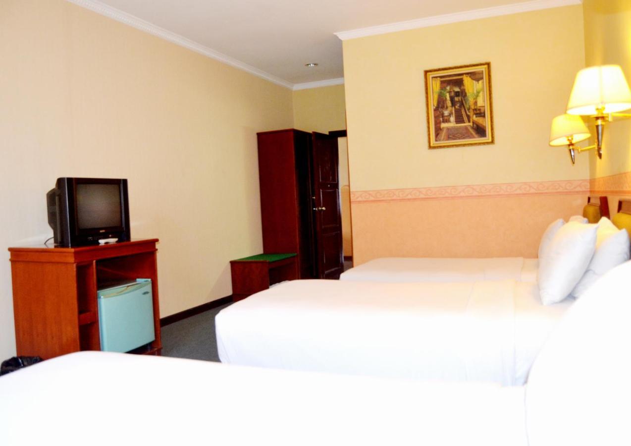 Yasmin Hotel Puncak Exterior photo